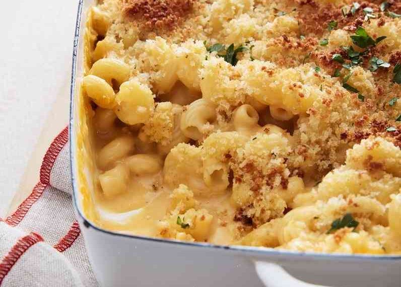 Watch: Mother writes recipe for vegan mac and cheese she learned from a ‘quinoa’ grill