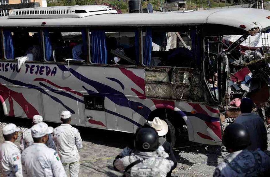 No further injuries after second deadly Mexico bus crash