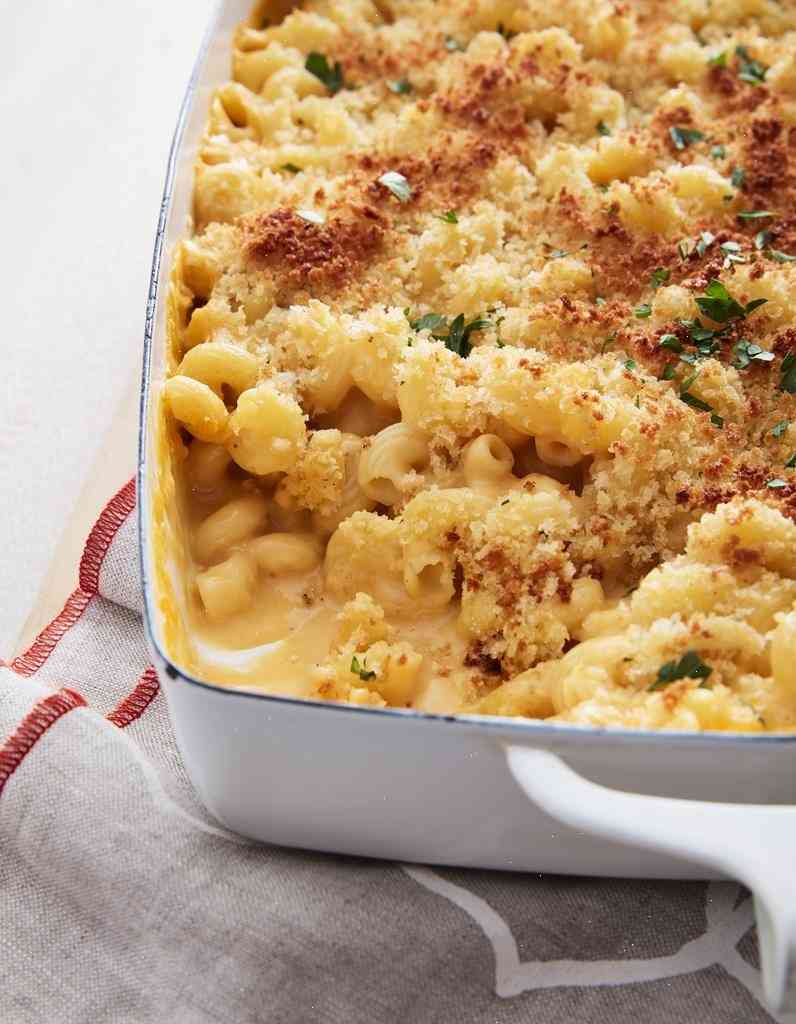 Watch: Mother writes recipe for vegan mac and cheese she learned from a ‘quinoa’ grill