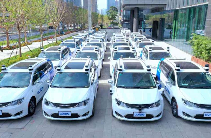 China readies self-driving taxi fleet