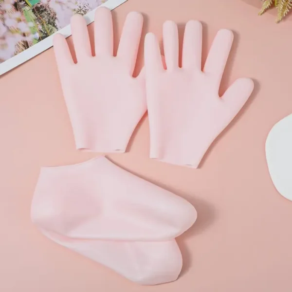 Two Pairs Moisturizing Hand-Wear and Socks